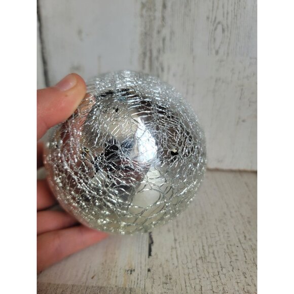 Kugal ? Crackle silver ball ornament Xmas vintage unique - Picture 8 of 8
